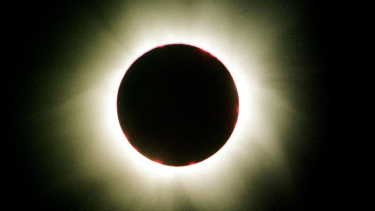 11 de agosto de 1999: así es como la gente vio el último eclipse solar total en nuestras latitudes en Backnang, cerca de Stuttgart.
